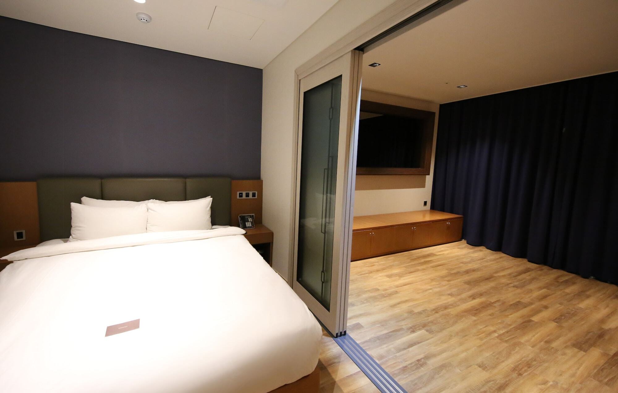 Hotel Sea Cruise 4*