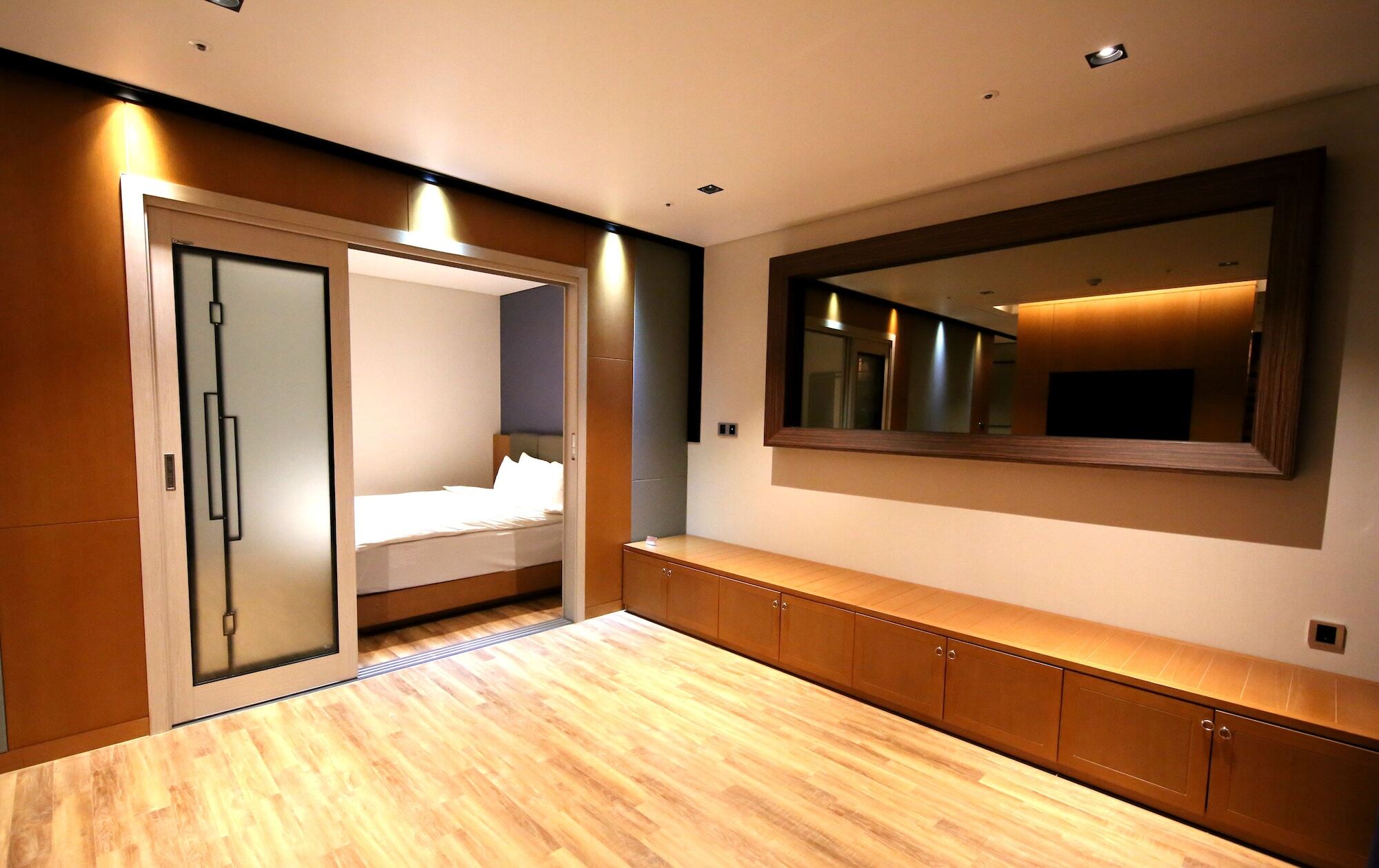 Hotel Sea Cruise 4*